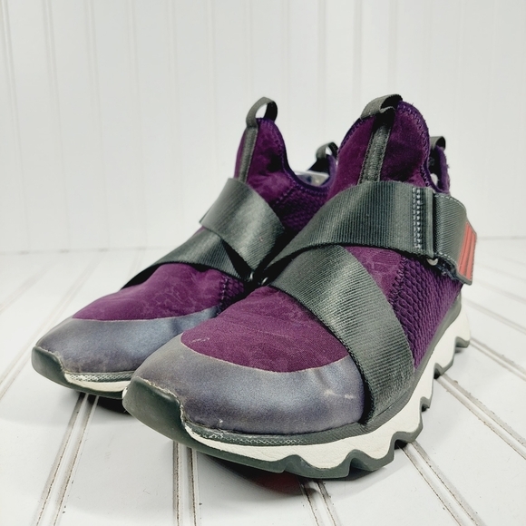 Sorel Women’s Kinetic Knit Sneaker with Scalloped Sole and Stretch Straps H926 - Picture 2 of 11